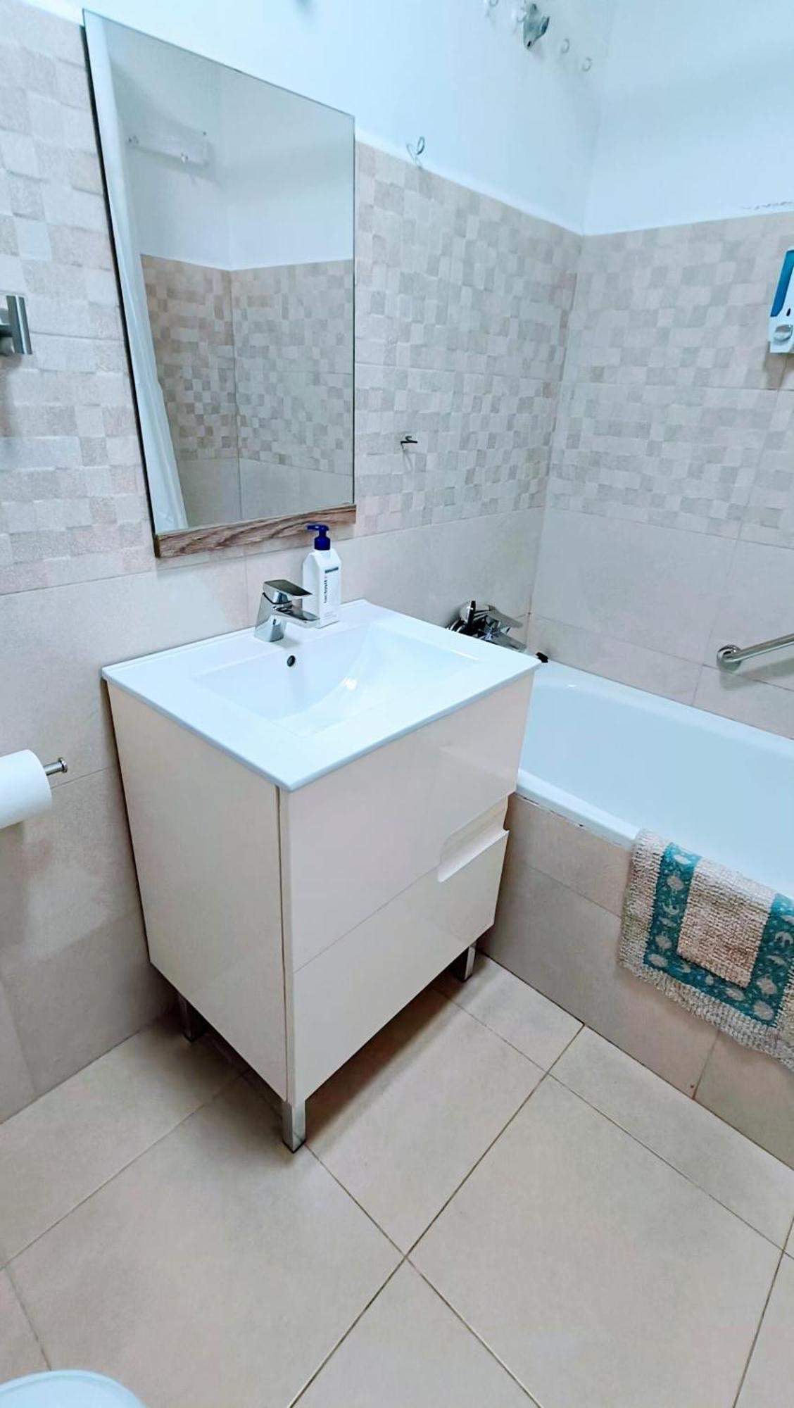 Hostal Estudios Badalona Extérieur photo