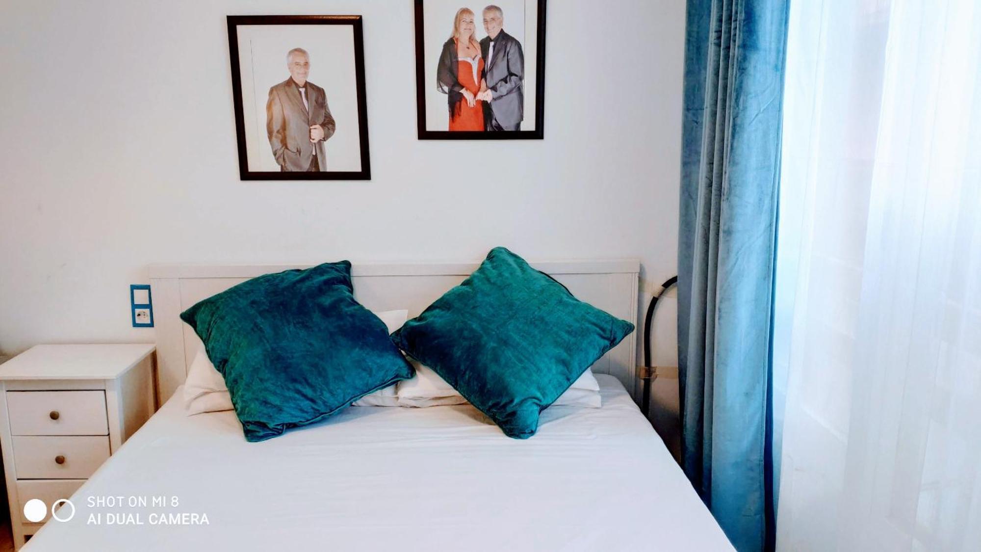 Hostal Estudios Badalona Extérieur photo
