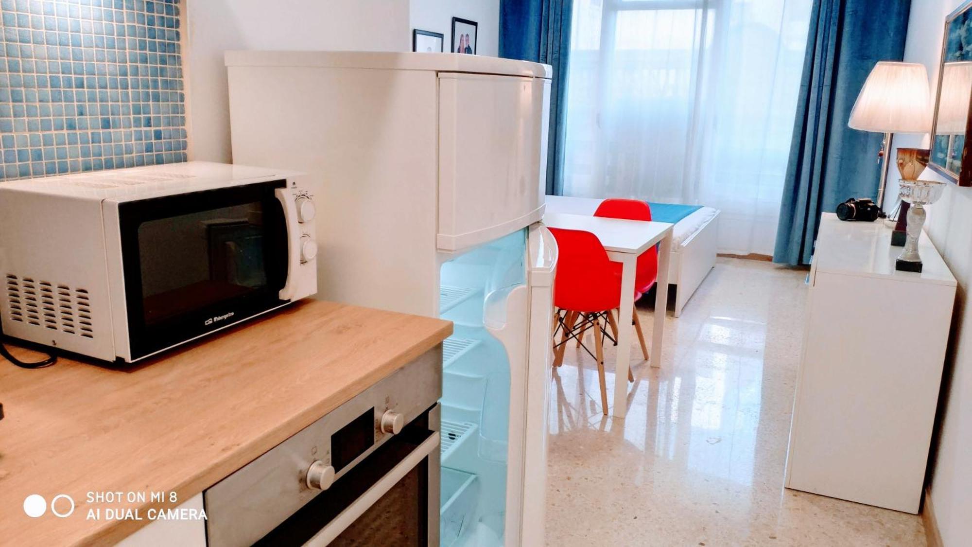 Hostal Estudios Badalona Extérieur photo
